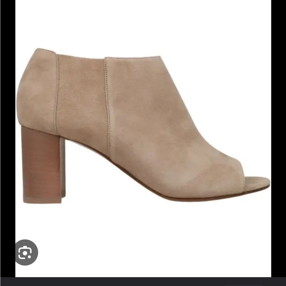 Aquatalia Shaw open toe ankle bootie🎉